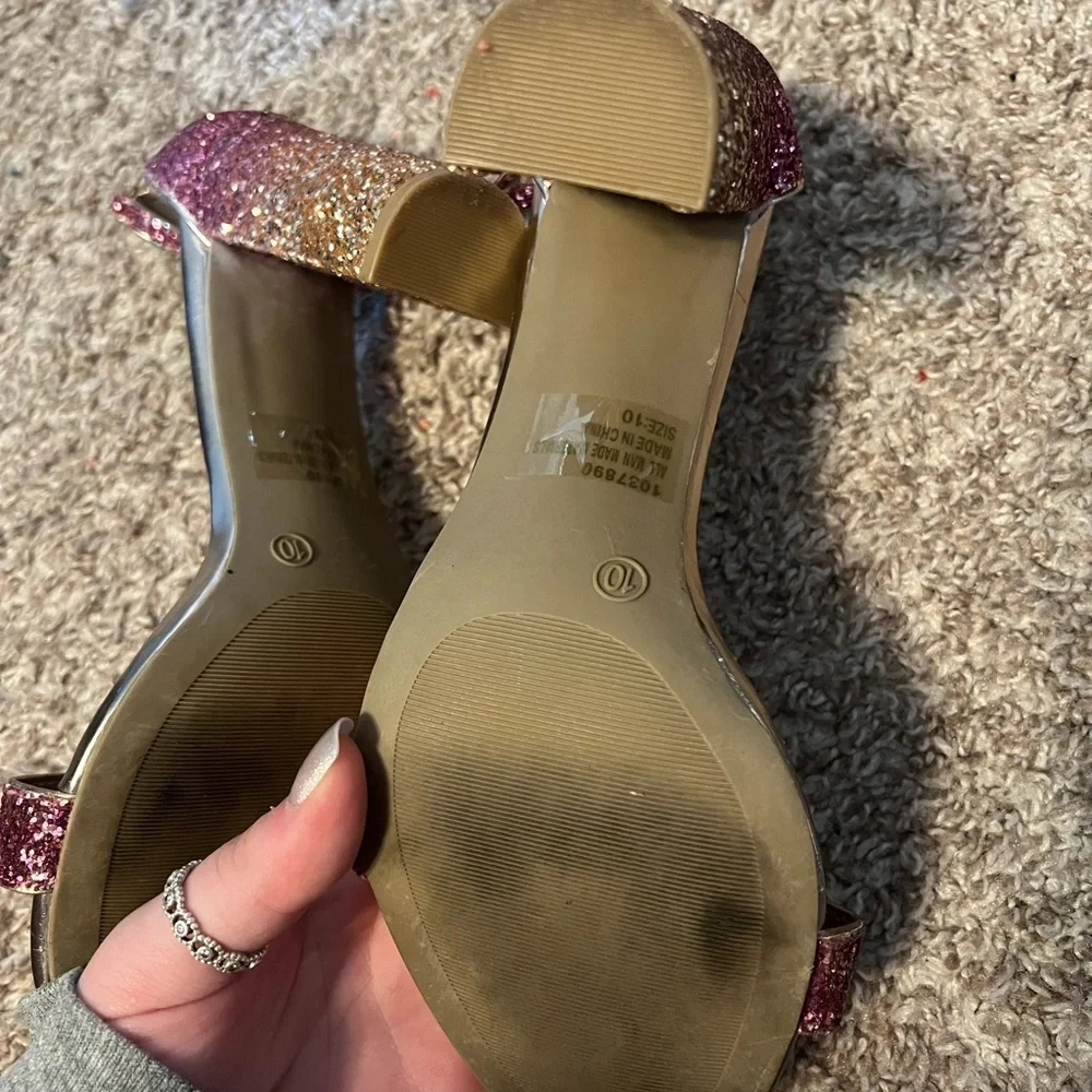 Heels - Picture 4 of 5